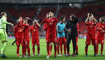  莱比锡红牛强势登顶德甲，主场大胜法兰克福展统治力