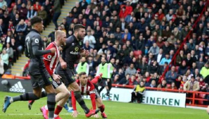  狼队防守反击战术执行到位客场爆冷击败劲旅维拉