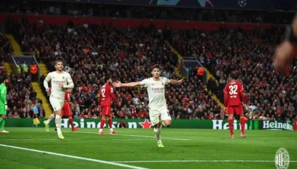  维罗纳本特戈蒂球场，主队球迷见证惊天逆转好戏