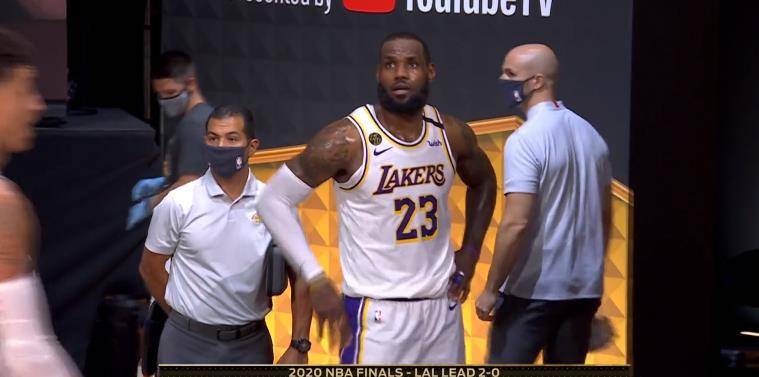  班凯罗强势两双魔术爆冷击败湖人终结其连胜