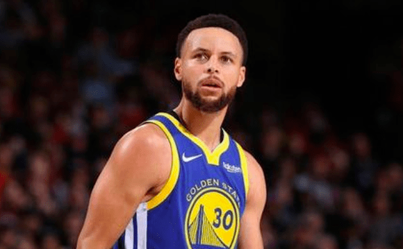  库里三分雨倾盆勇士大胜开拓者止连败