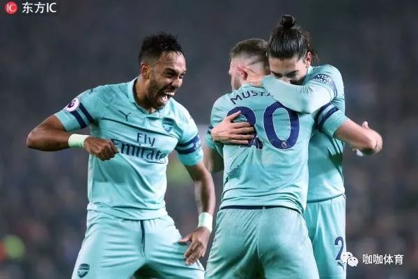  阿森纳客场不敌曼联，争四形势愈发严峻  